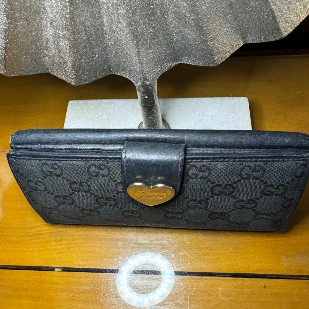 Authentic GUCCI 203550/GG Canvas  Heart Motif Long Wallet Canvas Leather… - Picture 4 of 15